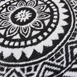 In- & Outdoor-Teppich Ø118cm COLOUR CLASH In Schwarz-Weiß -Zuhause Dekoration Store butlers in and outdoor teppich o118cm colour clash in schwarz weiss 5