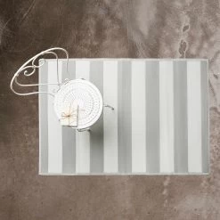 In- & Outdoor-Teppich Streifen L 180 X B 120cm COLOUR CLASH In Grau -Zuhause Dekoration Store butlers in and outdoor teppich streifen l 180 x b 120cm colour clash in grau 3