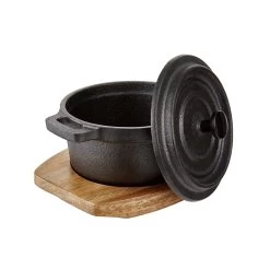 Mini-Serviertopf Mit Holzuntersetzer L 14 X B 11cm HOT IRON In Schwarz -Zuhause Dekoration Store butlers mini serviertopf mit holzuntersetzer l 14 x b 11cm hot iron in schwarz 4