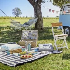 Picknickdecke Streifen L 150 X B 200cm WANDERLUST In Creme-Blau -Zuhause Dekoration Store butlers picknickdecke streifen l 150 x b 200cm wanderlust in creme blau 4